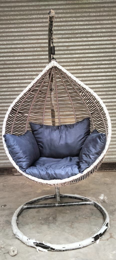 SereneLife Hanging Egg Indoor Outdoor  Chair with Stand, Steel Frame